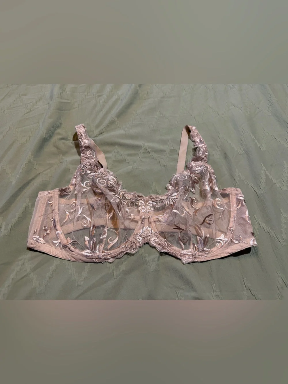 Soma sheer lace bra with floral embroidery, size 40D